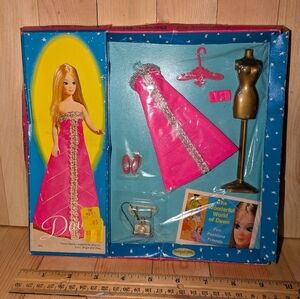 Dawn,daen,Glori,Angie And Dale The Wonderful World Of Dawn Pink Doll Fashion Set